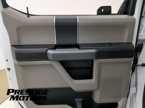 Used 2017 Ford F150 XLT AWD/4WD image 38
