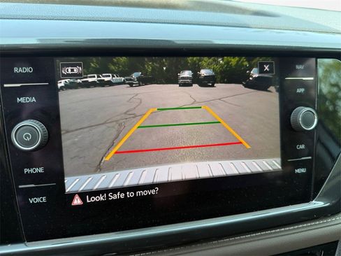 Used 2022 Volkswagen Taos SEL image 30