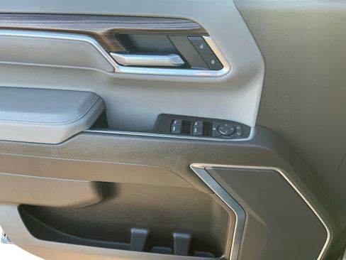 Used 2025 Chevrolet Silverado 1500 LT image 23