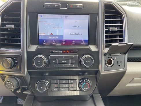 Used 2020 Ford F150 XLT w/ Equipment Group 302A Luxury AWD/4WD image 15