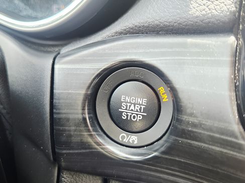 Used 2020 Jeep Grand Cherokee Altitude RWD image 19