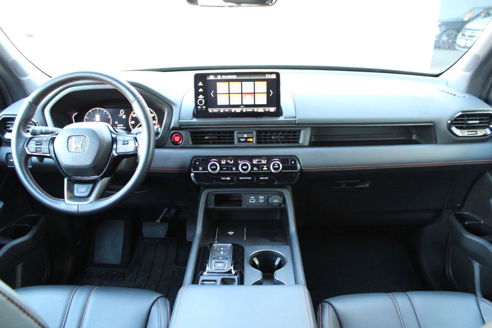 Used 2025 Honda Pilot TrailSport image 27