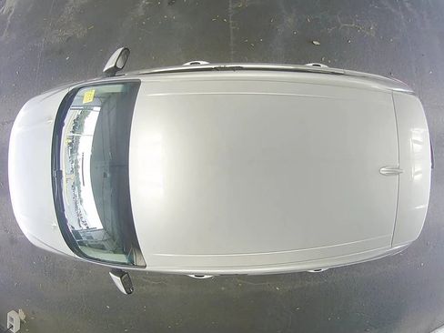 Used 2017 Ford Edge Titanium FWD image 5