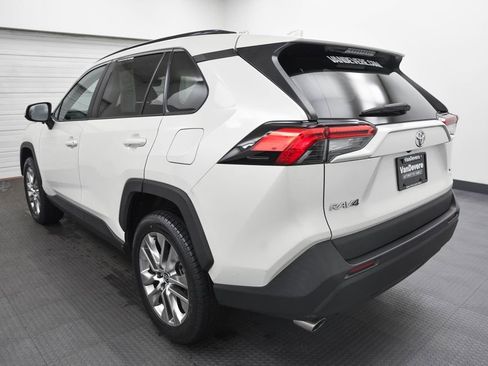 Used 2021 Toyota RAV4 XLE Premium image 5