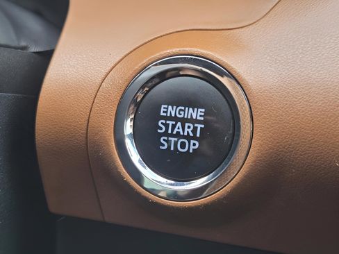 Used 2022 Toyota Avalon Limited FWD image 14