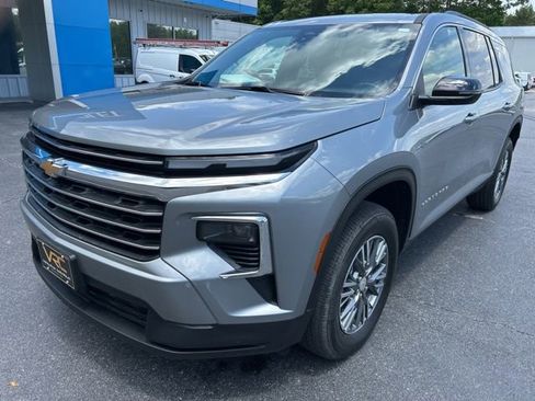 Used 2026 Chevrolet Traverse LT AWD/4WD image 7