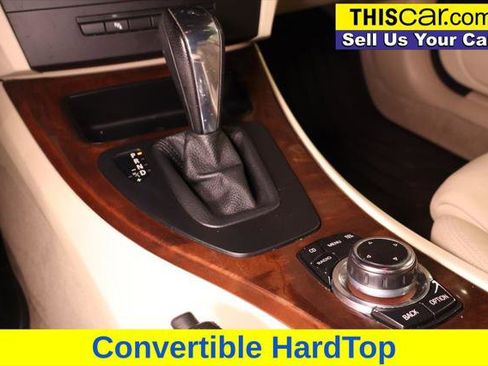 Used 2011 BMW 335i Convertible image 17
