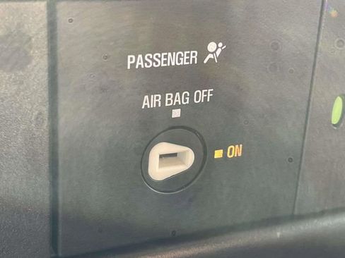 Used 2022 Chevrolet Express 2500 w/ Driver Convenience Package image 18