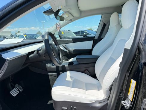 Used 2022 Tesla Model Y Performance AWD/4WD image 5