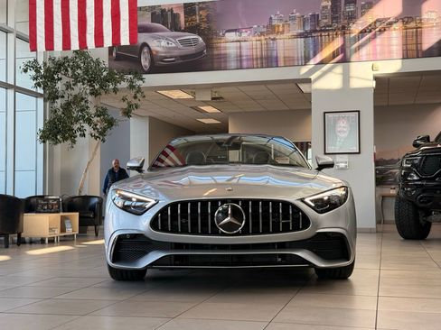 Used 2023 Mercedes-Benz SL 43 AMG w/ Driver Assistance Package image 2