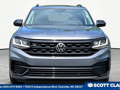 Used 2023 Volkswagen Atlas SEL R-Line AWD/4WD image 2