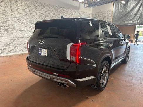 Used 2024 Hyundai Palisade SEL FWD image 7