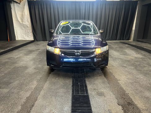 Used 2010 Honda Civic DX-VP image 3
