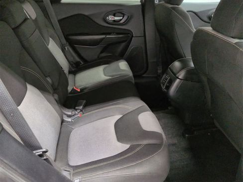 Used 2014 Jeep Cherokee Latitude w/ Cold Weather Group image 21