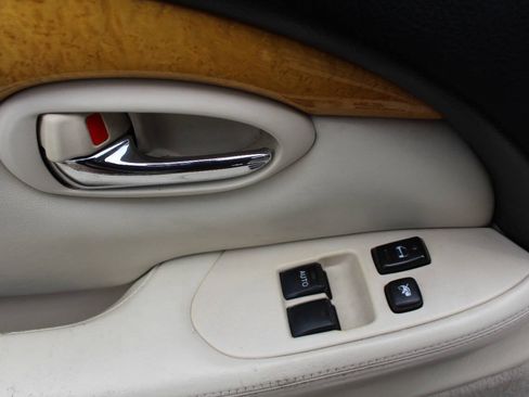 Used 2002 Lexus SC 430 Convertible RWD image 17