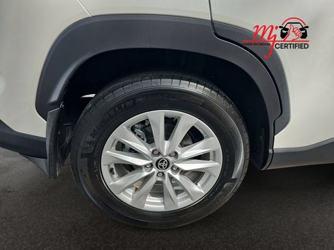 Used 2024 Toyota Corolla Cross LE w/ Moonroof Package FWD image 44