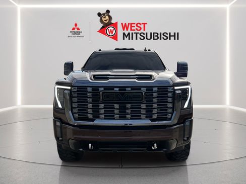 Used 2024 GMC Sierra 2500 Denali Ultimate image 4