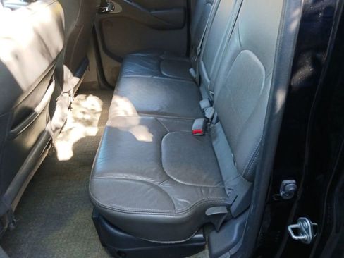 Used 2017 Nissan Frontier SL image 5