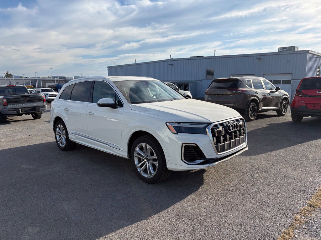 Used 2025 Audi Q7 3.0T Premium Plus AWD/4WD image 2