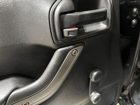 Used 2016 Jeep Wrangler Sport image 18