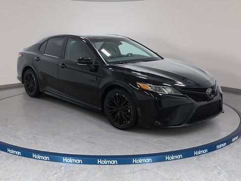 Used 2018 Toyota Camry SE w/ Moonroof Package FWD image 4
