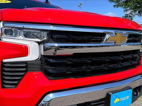 Used 2023 Chevrolet Silverado 1500 LT AWD/4WD image 30