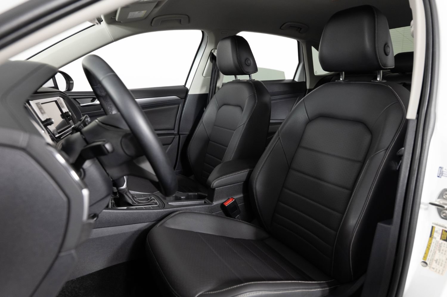 Used 2024 Volkswagen Jetta SE FWD image 14