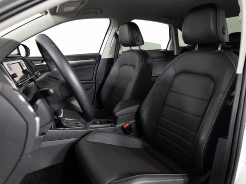 Used 2024 Volkswagen Jetta SE FWD image 14