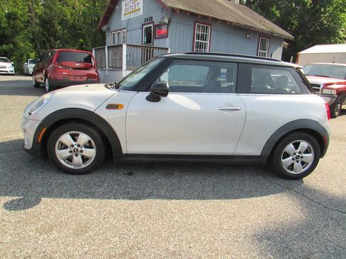 Used 2016 MINI Cooper 2-Door Hardtop image 5