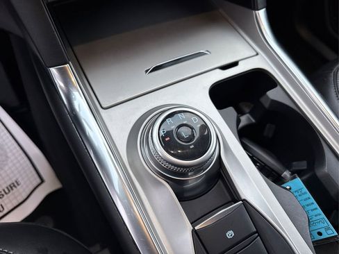 Used 2022 Ford Explorer XLT w/ Equipment Group 202A image 38