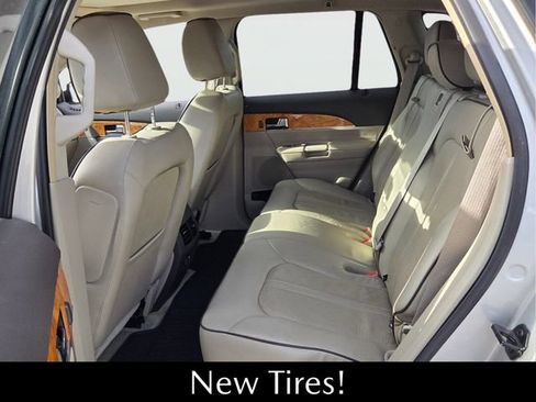 Used 2013 Lincoln MKX FWD image 7