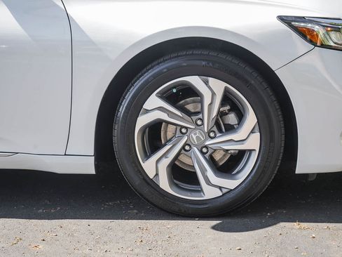 Used 2018 Honda Accord EX image 9