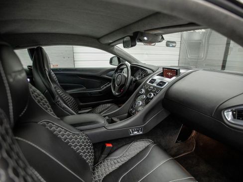 Used 2014 Aston Martin Vanquish Coupe image 24
