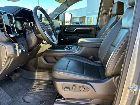 Used 2024 GMC Sierra 2500 SLT image 8