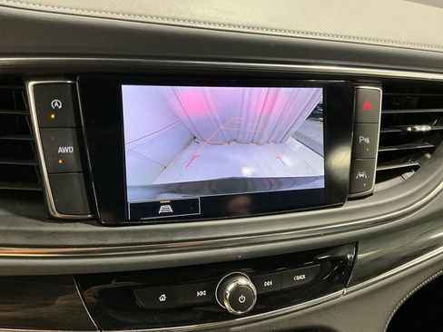 Used 2023 Buick Enclave Essence image 21