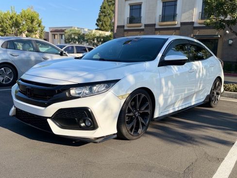 Used 2019 Honda Civic Sport image 1