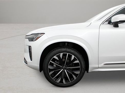 New 2026 Volvo XC90 B5 Core w/ Protection Package Premier image 10