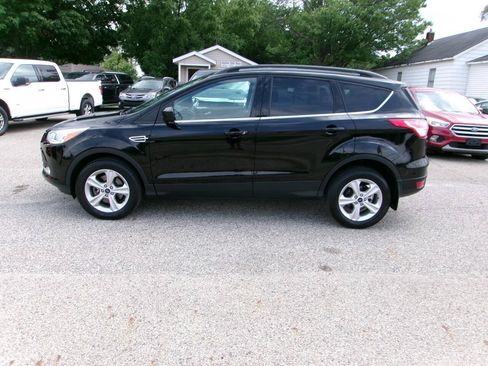 Used 2016 Ford Escape SE w/ Equipment Group 201A AWD/4WD image 2