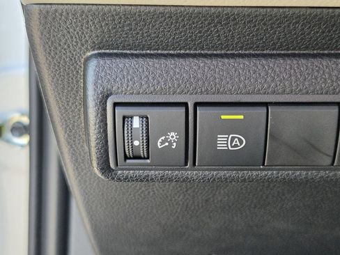 Used 2026 Toyota Corolla LE FWD image 23