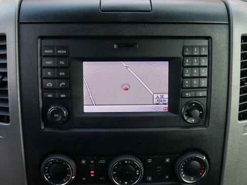 Used 2018 Mercedes-Benz Sprinter 2500 image 30