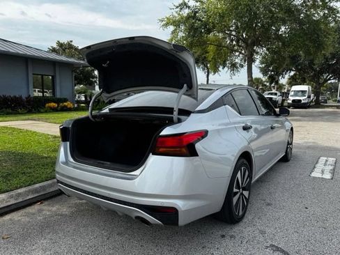 Used 2019 Nissan Altima 2.5 SV FWD image 15
