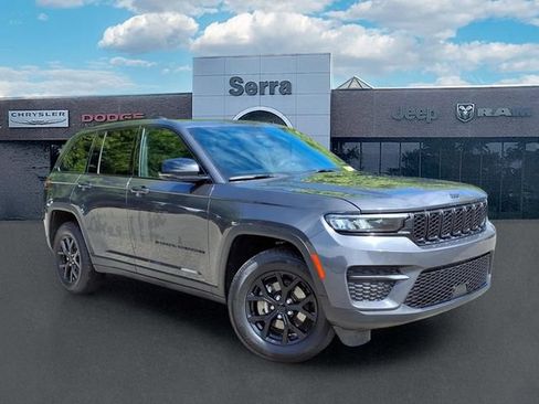 Used 2024 Jeep Grand Cherokee Altitude AWD/4WD image 1