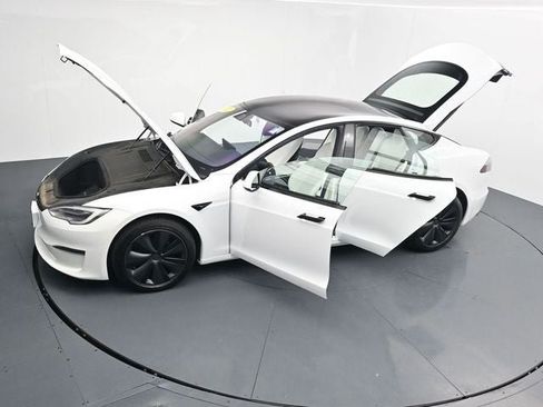 Used 2022 Tesla Model S AWD/4WD image 41