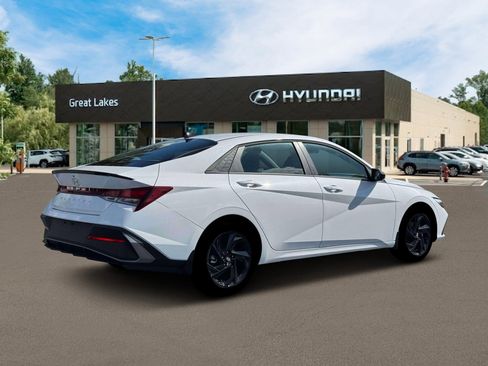 New 2026 Hyundai Elantra Sport image 8