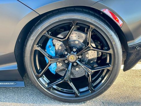 Used 2025 Lamborghini Revuelto AWD/4WD image 17