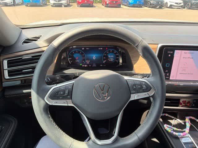Used 2024 Volkswagen Atlas SE FWD image 11
