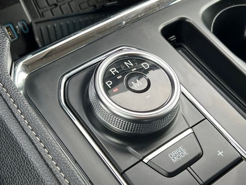 Used 2024 Ford Expedition XLT image 26