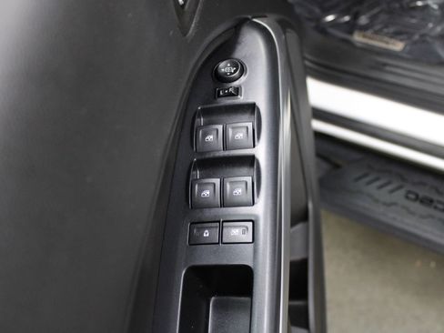 Used 2022 Chevrolet Colorado LT w/ LT Convenience Package AWD/4WD image 13
