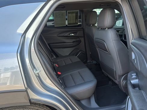 Used 2023 Chevrolet TrailBlazer RS AWD/4WD image 19