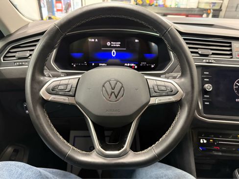 Used 2024 Volkswagen Tiguan SE AWD/4WD image 11